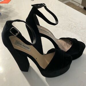 Steve Madden Velour Black 7.5 5 Inch Heel 1.5 Inch Platform
